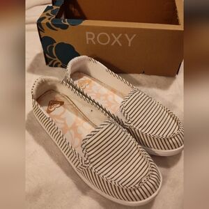 NEW! ROXY Sneakers Sz 7.5
